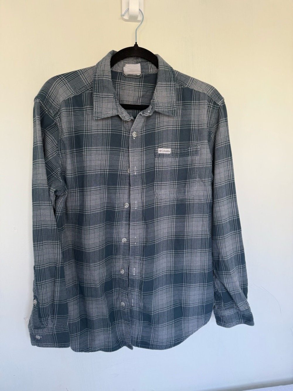 Columbia Men's Blue Gray Plaid Button-Down Shirt